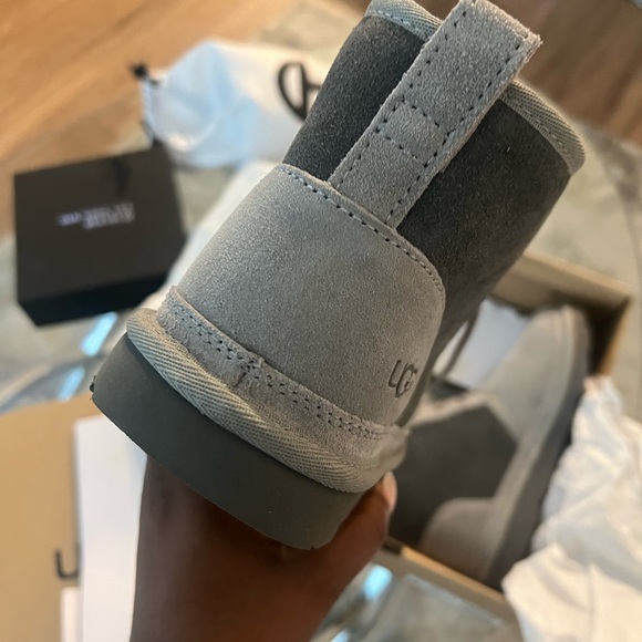 K NEUMEL II UGG BOATS - Picture 11 of 11